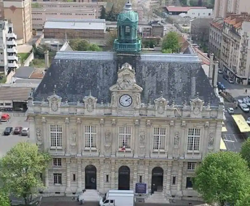 Mairie d'Ivry sur Seine vue du ciel