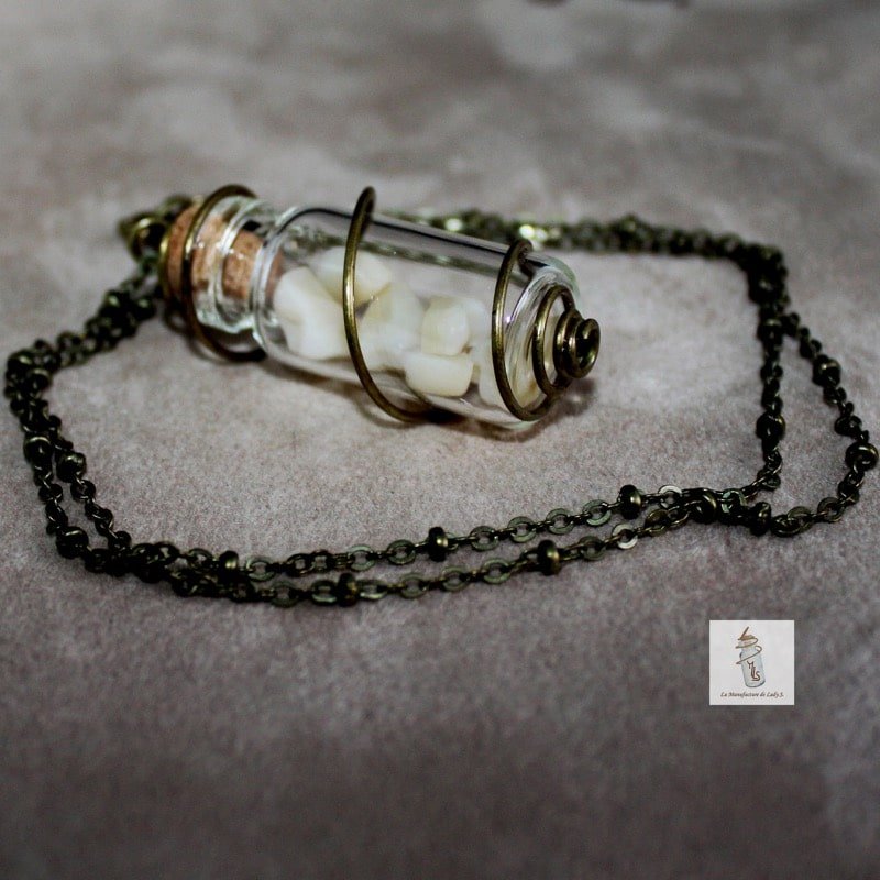 pendentif Steampunk halloween dents dans fiole la Manufacture de Lady S bijoux Steampunk