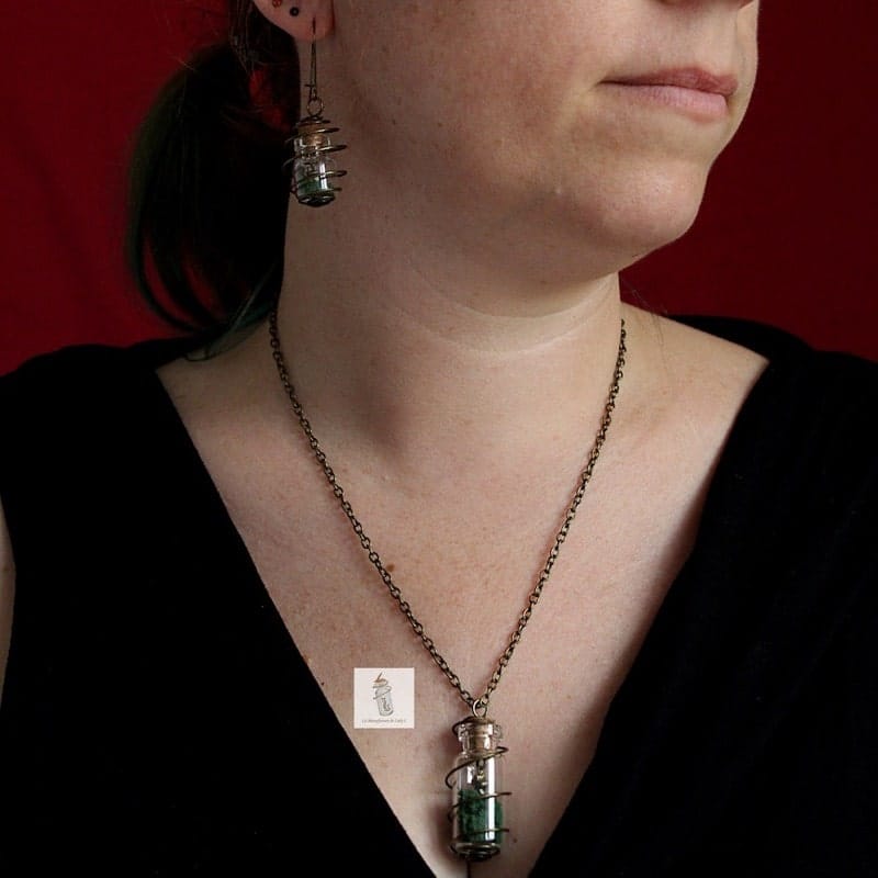 pendentif collier et BO boucles d'oreilles Steampunk fiole nature quatre saisons la manufacture de lady s bijoux steampunk