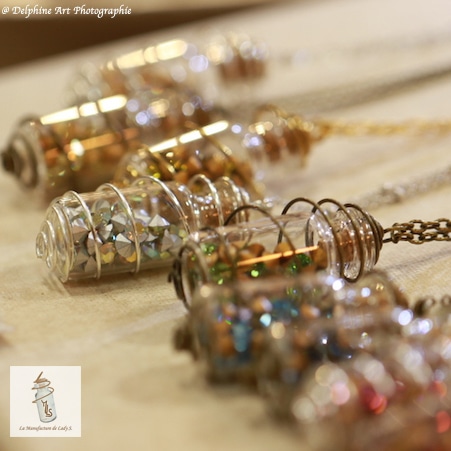 pendentif Collier amulette Steampunk Aurélia fiole et cristaux de Swarovski la manufacture de lady s bijoux steampunk
