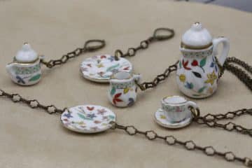 bijoux vaisselle de poupée - l'heure du thé - la Manufacture de Lady S - bijoux steampunk