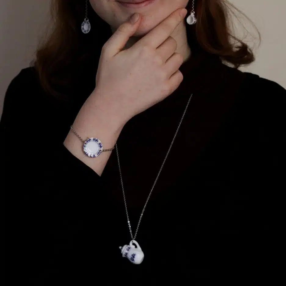 bijoux vaisselle de poupée - l'heure du thé - la Manufacture de Lady S - bijoux steampunk