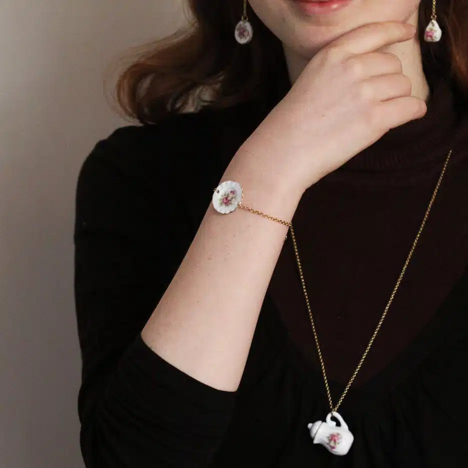 bijoux vaisselle de poupée - l'heure du thé - la Manufacture de Lady S - bijoux steampunk