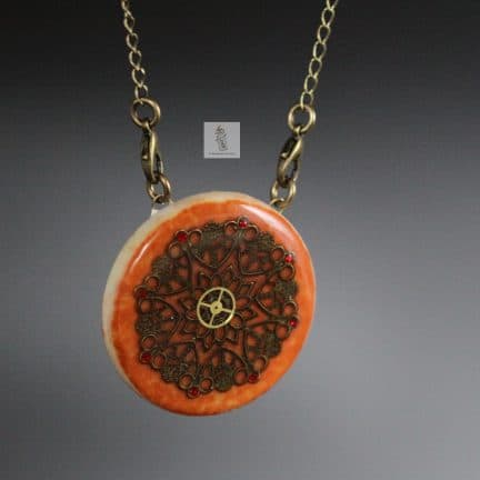 pendentif amulette Briare orange la manufacture de lady s bijoux steampunk