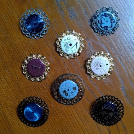 broche cadran estampe la Manufacture de Lady S bijoux Steampunk